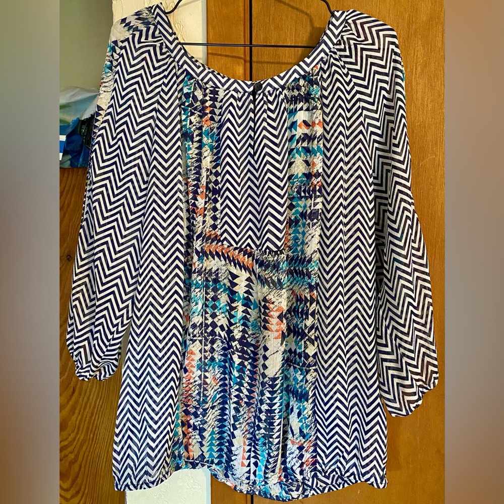 Zac & Rachel 21 1/2” PTP Sz: L Women's Boho Top Peasant Semi Sheer Chevron Aztec